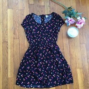 H&M cute Apple 🍎Dress